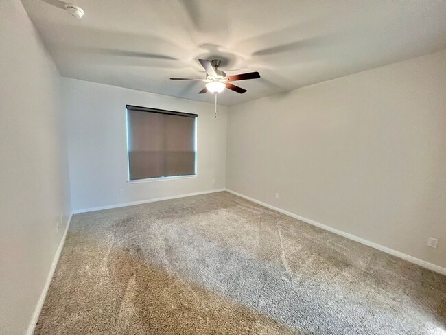 Building Photo - AVAILABLE NOW - Beautiful Temple Home