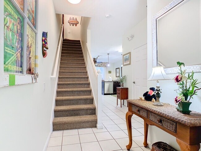 Building Photo - 2314 Silver Palm Dr