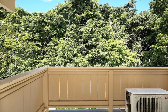 Building Photo - 373 Mananai Pl