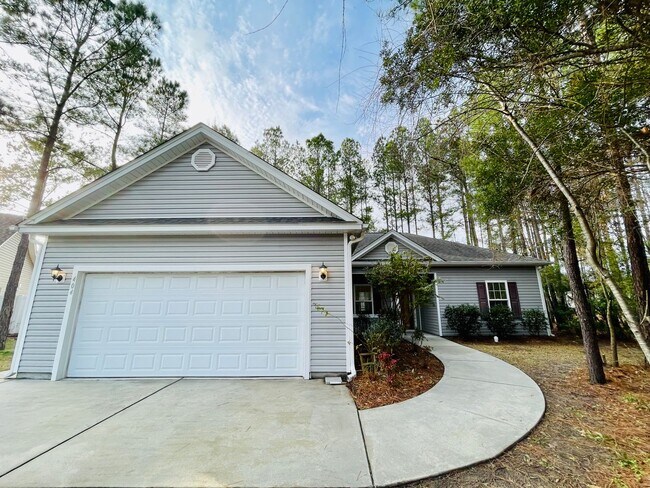 Building Photo - 3/2 single family - quiet neighborhood - updated and ready to move in!