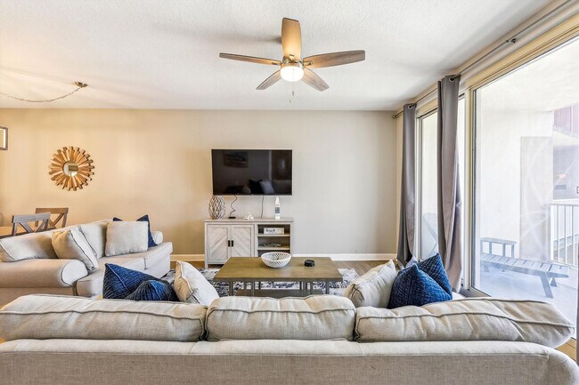 Building Photo - 104 Gulfside Ct