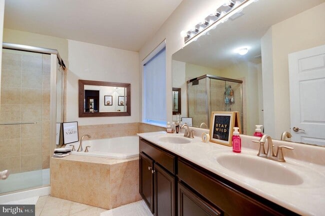 Building Photo - 4646 Derby Ct