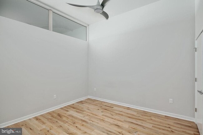 Building Photo - 412 S 13th St