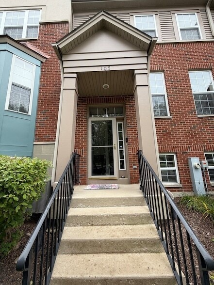 Building Photo - 105 Station Park Cir