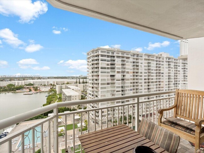 Building Photo - 18071 Biscayne Blvd