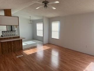 Building Photo - 5850 Hartford St