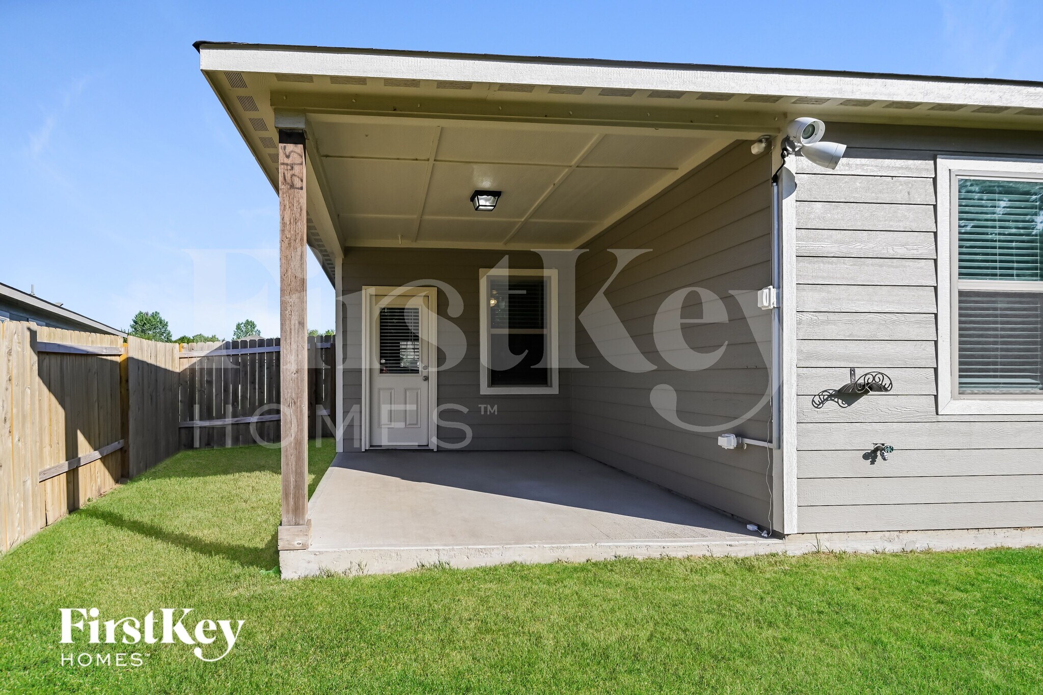 Building Photo - 14237 Stallion Ridge Dr