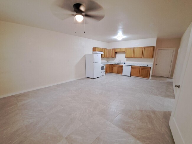 Building Photo - 1306 Iowa Ave