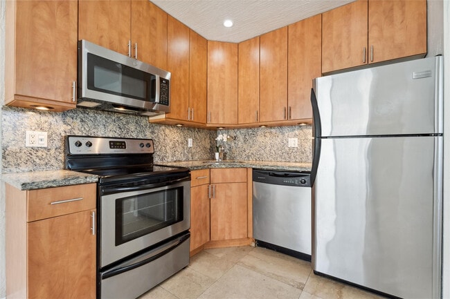 Building Photo - 1848 NE 46th St