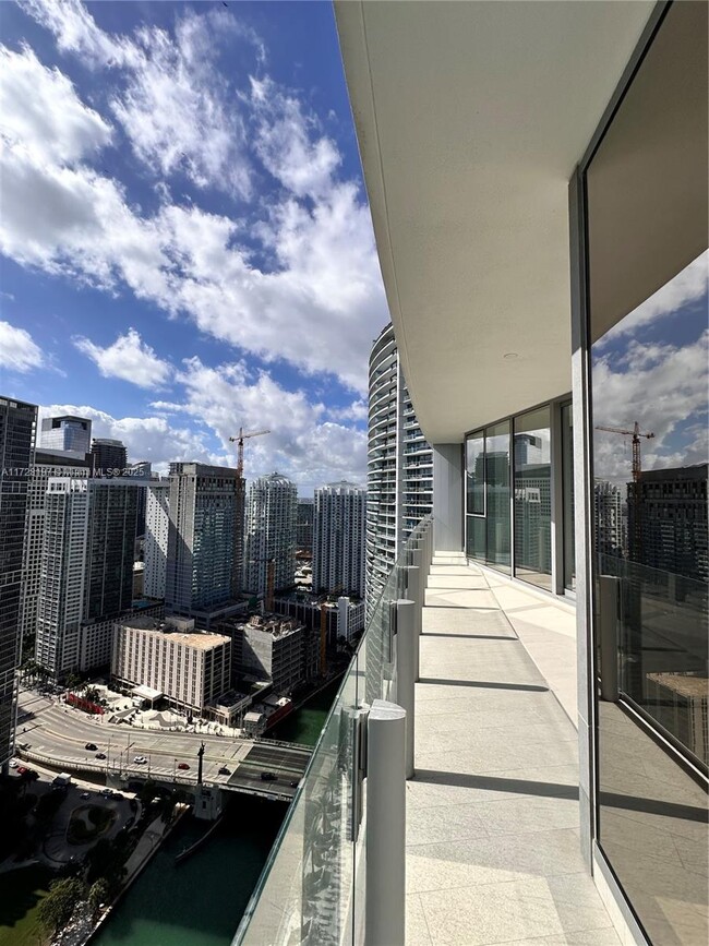 Building Photo - 300 Biscayne Blvd Way