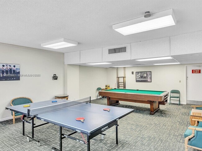 Building Photo - 1149 Hillsboro Mile