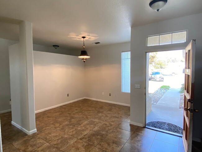 Building Photo - Beautiful Cul-de-sac 3 bedroom 2 bath home...