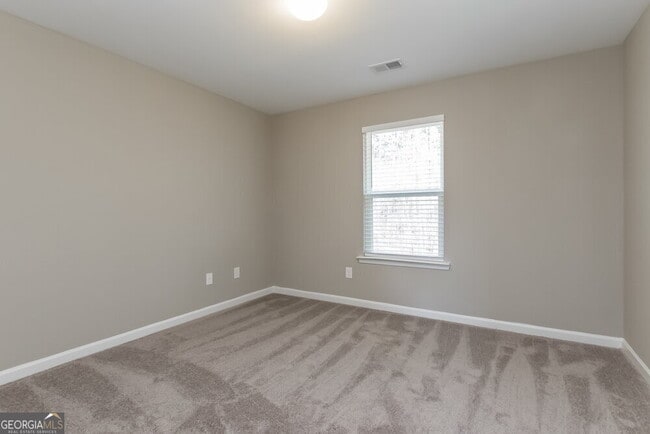 Building Photo - 92 Moss Way