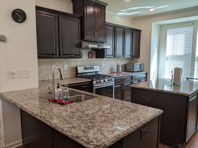 Building Photo - 623 Edgewater Ridge Ct