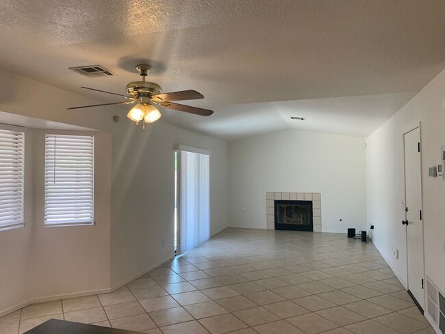 Building Photo - Four Bedroom Home with Utilities included!