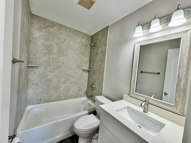 Building Photo - 531 99th Ave N