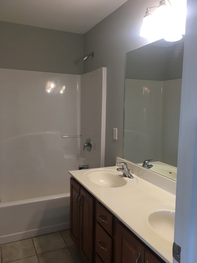 Building Photo - 4 Bedroom home in Bent Creek Subdivision