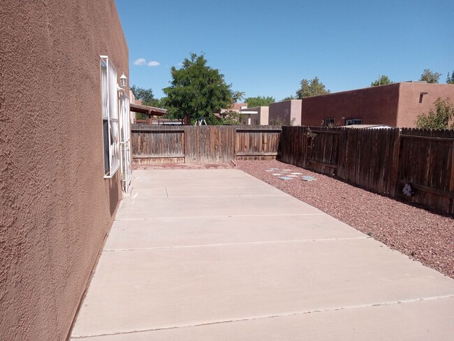 Building Photo - PRICE REDUCED! **3 Bedroom 2 Bathroom in Southwest ABQ!! ** AVAILABLE NOW **