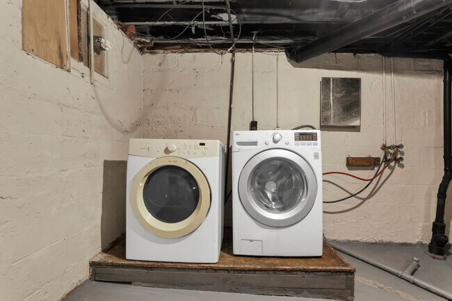 Building Photo - 27-29-29 S Terrace Ave