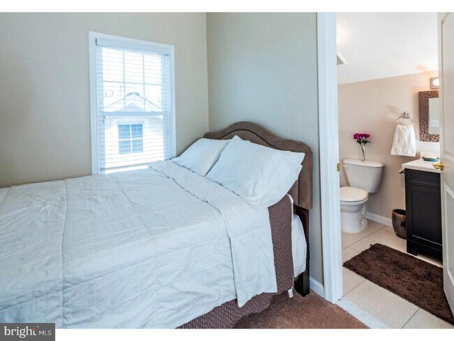 Building Photo - 116 Leigh Ave