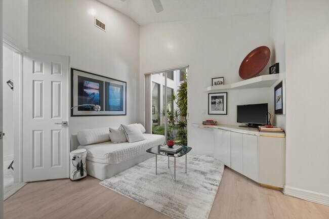 Building Photo - 2587 Muir Cir