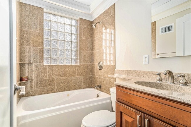 Building Photo - 51 S Laclede Station Rd