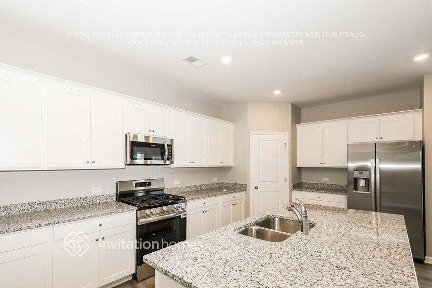 Building Photo - 521 Almere Dr