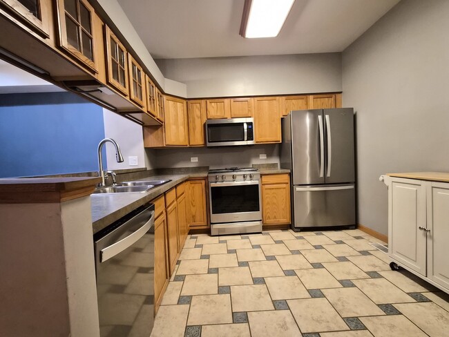 Building Photo - 2609 Carrolwood Rd