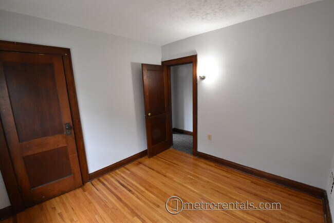 Building Photo - 238-240-240 W Pacemont Rd