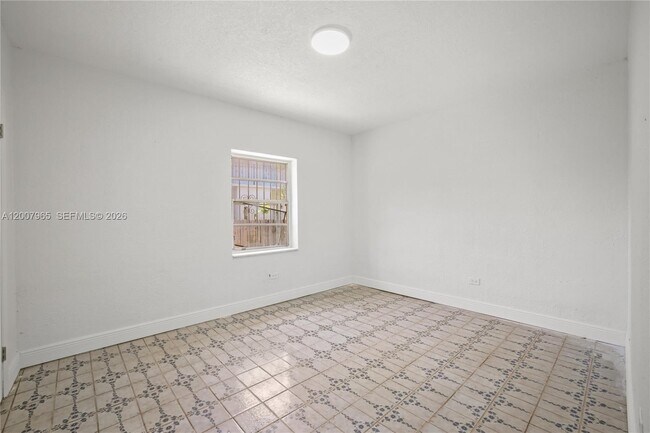 Building Photo - 3720 NW 20th Ct