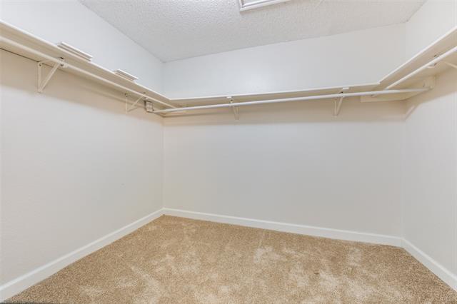 Building Photo - 2160 Glenhaven Dr