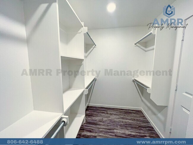 Building Photo - 2139 N Texas Ave