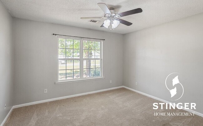 Building Photo - 4 Grackle Ln