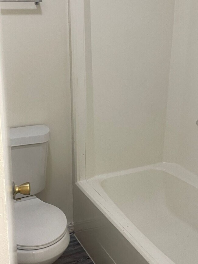 Building Photo - 5116 S Delaware Pl