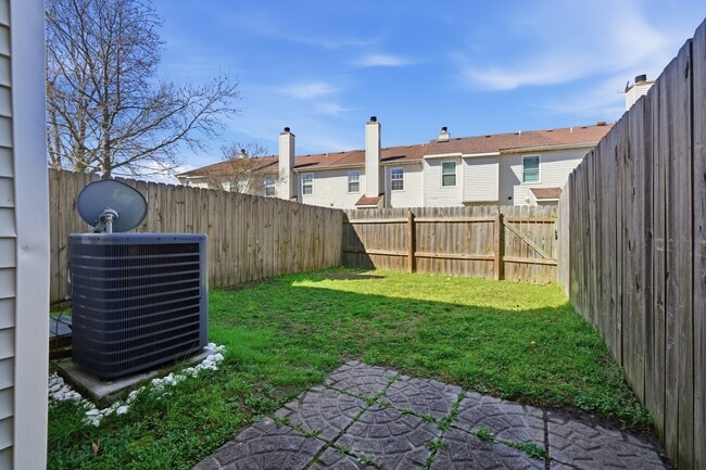 Building Photo - 3914 Wyckoff Dr