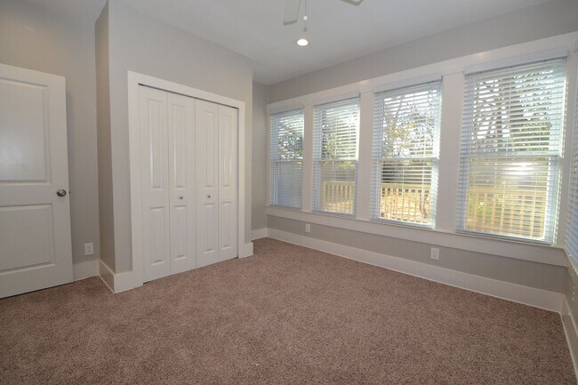 Building Photo - 7602 Blessing Ave