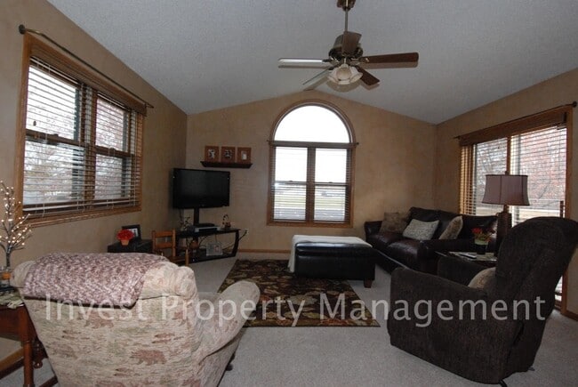 Building Photo - 21704 Rouillard Blvd