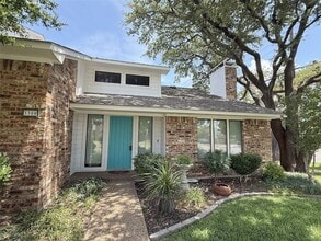 Building Photo - 3300 Wells Dr