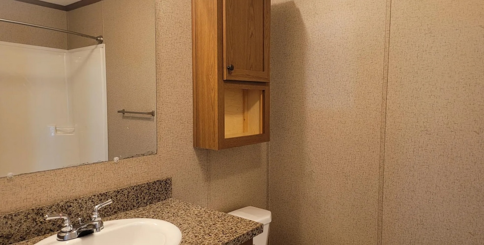 Building Photo - 300 Hunt Club Dr