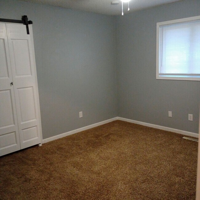 Building Photo - S0272-MF2