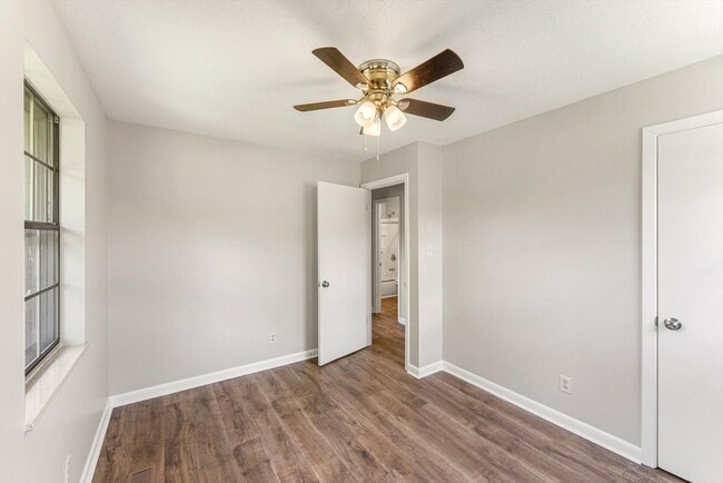Building Photo - 7308 Meadowbrook Cir