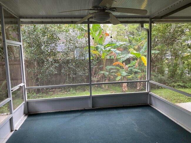 Building Photo - 4022 Laurelwood Dr