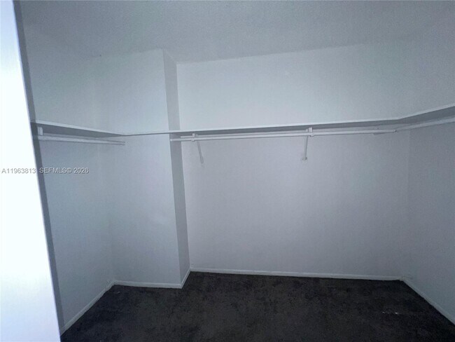 Building Photo - 6770 Indian Creek Dr