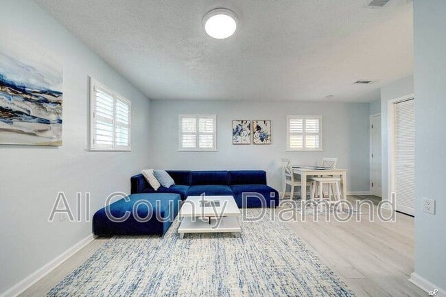 Building Photo - 7308 Sunset Ave