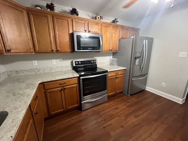 Building Photo - 314 Springcreek Ct