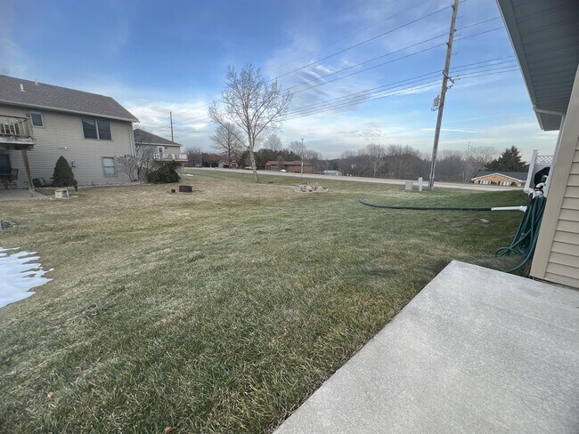 Building Photo - 6305 Saulk Trail