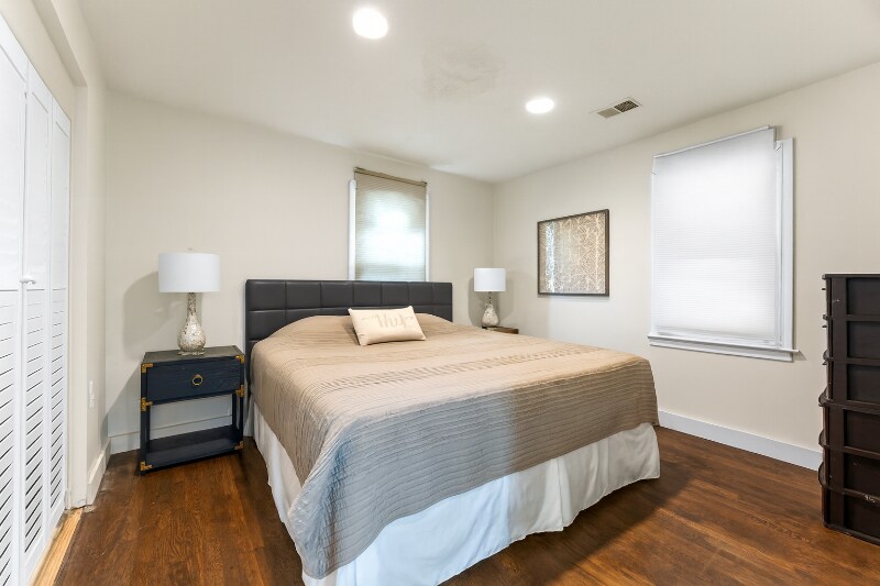 Building Photo - 551 Lyle Dr SE