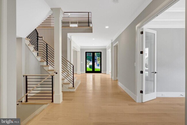 Building Photo - 6226 Kellogg Dr