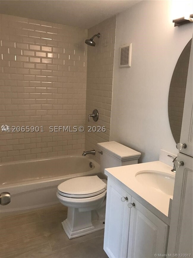 Building Photo - 798 Crandon Blvd
