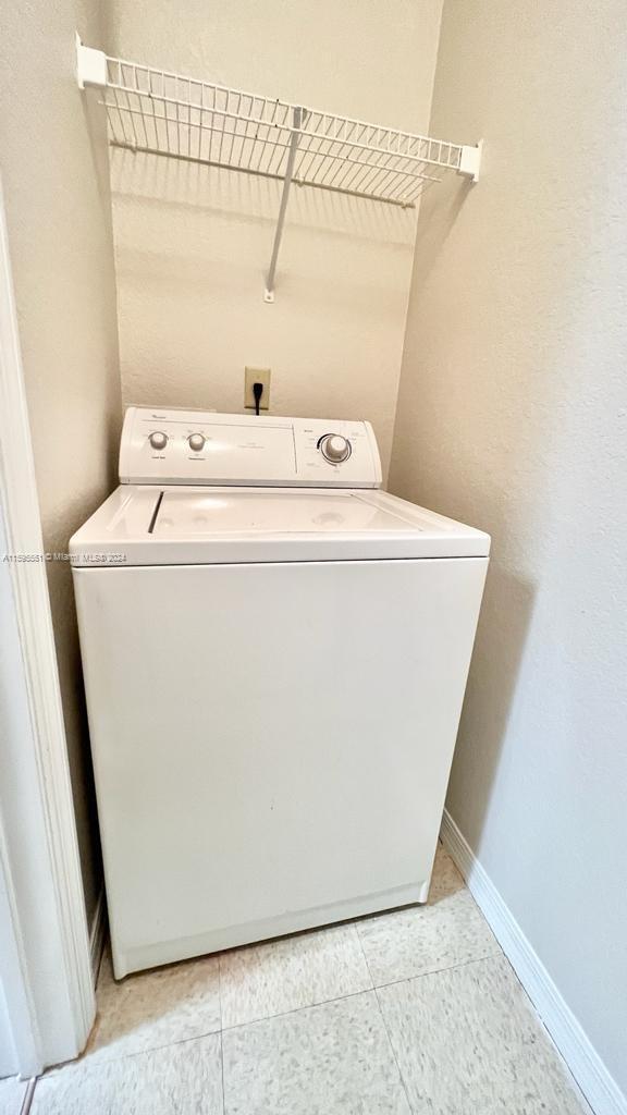 Building Photo - 126 SW Peacock Blvd